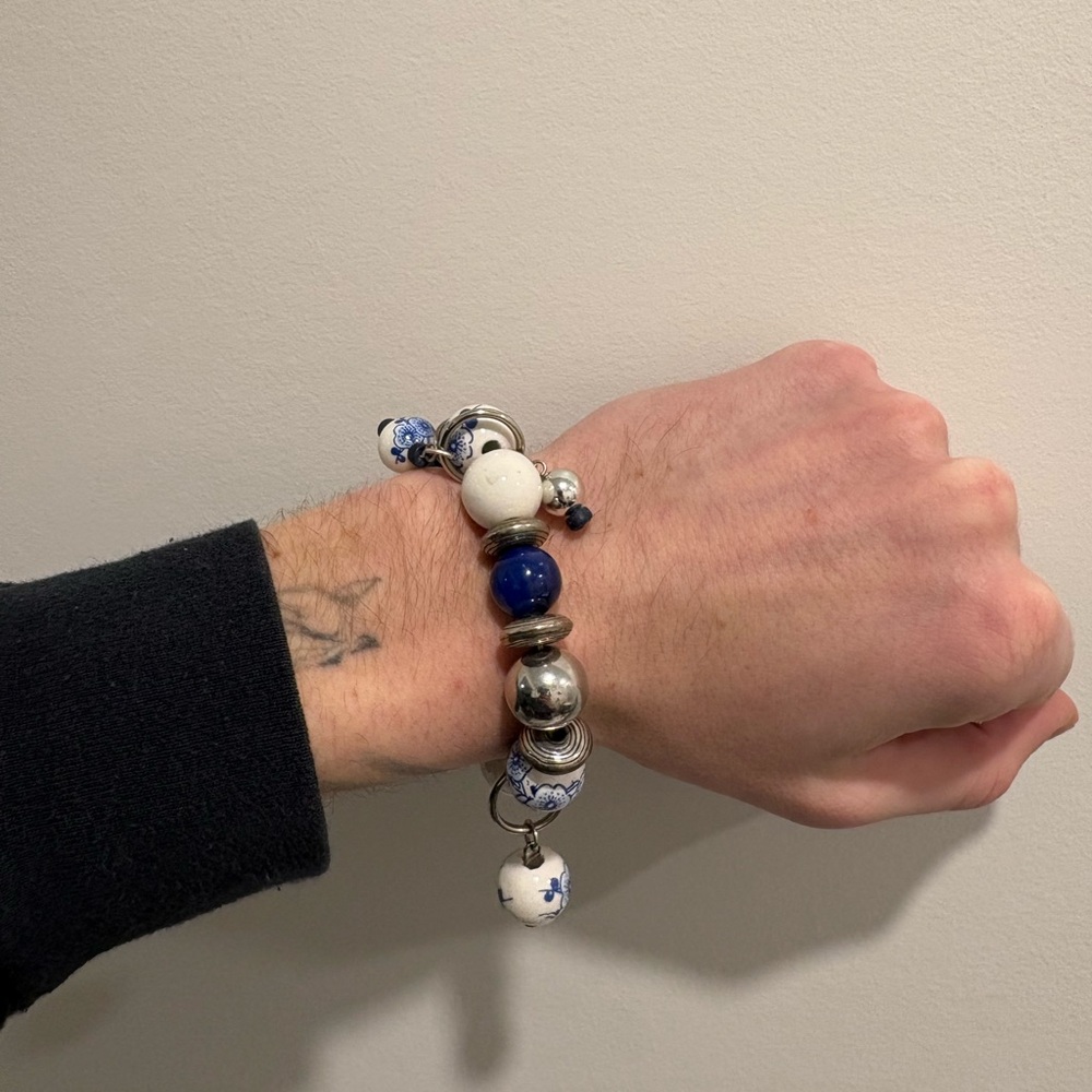 Blue and White Beaded Bracelet Floral Pattern